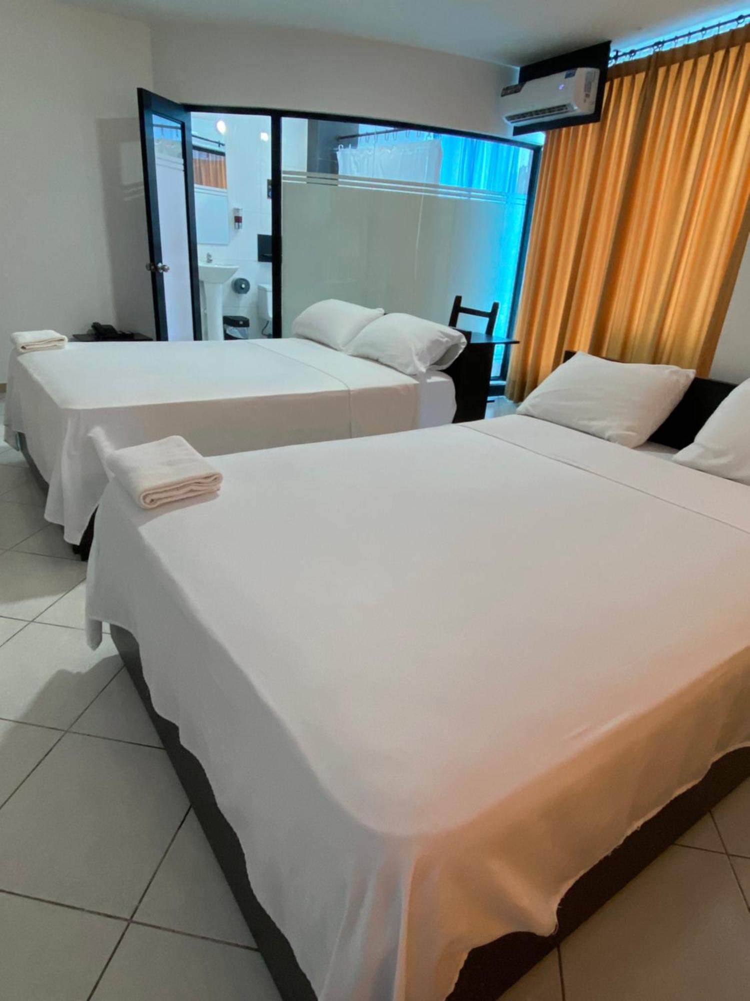 Bryss Hotel Santo Domingo de los Colorados Εξωτερικό φωτογραφία