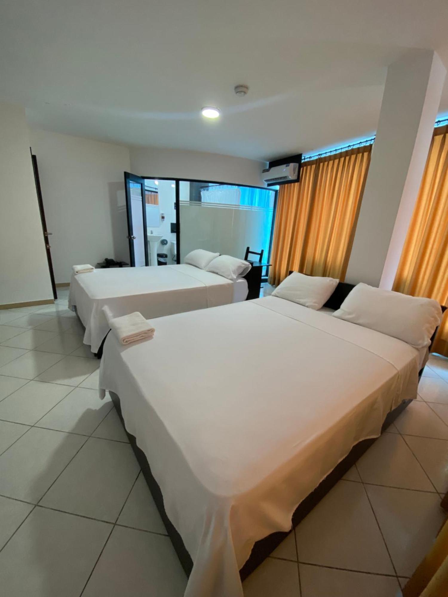 Bryss Hotel Santo Domingo de los Colorados Εξωτερικό φωτογραφία